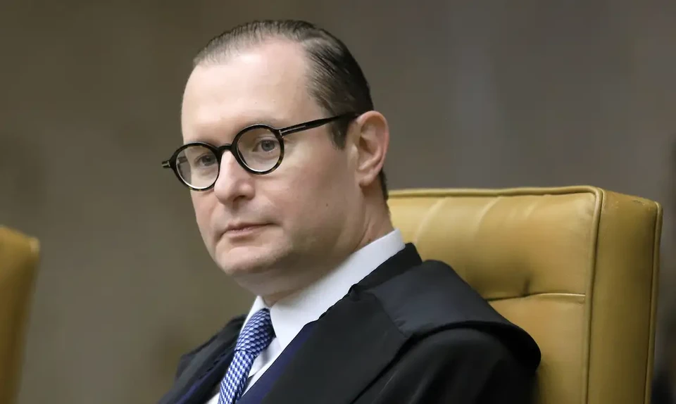 Caso MASTER PF entrega a Zanin dados do celular de Daniel Vorcaro